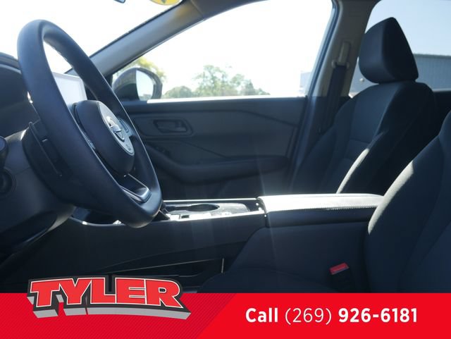 Used 2024 Nissan Rogue S FWD image 36