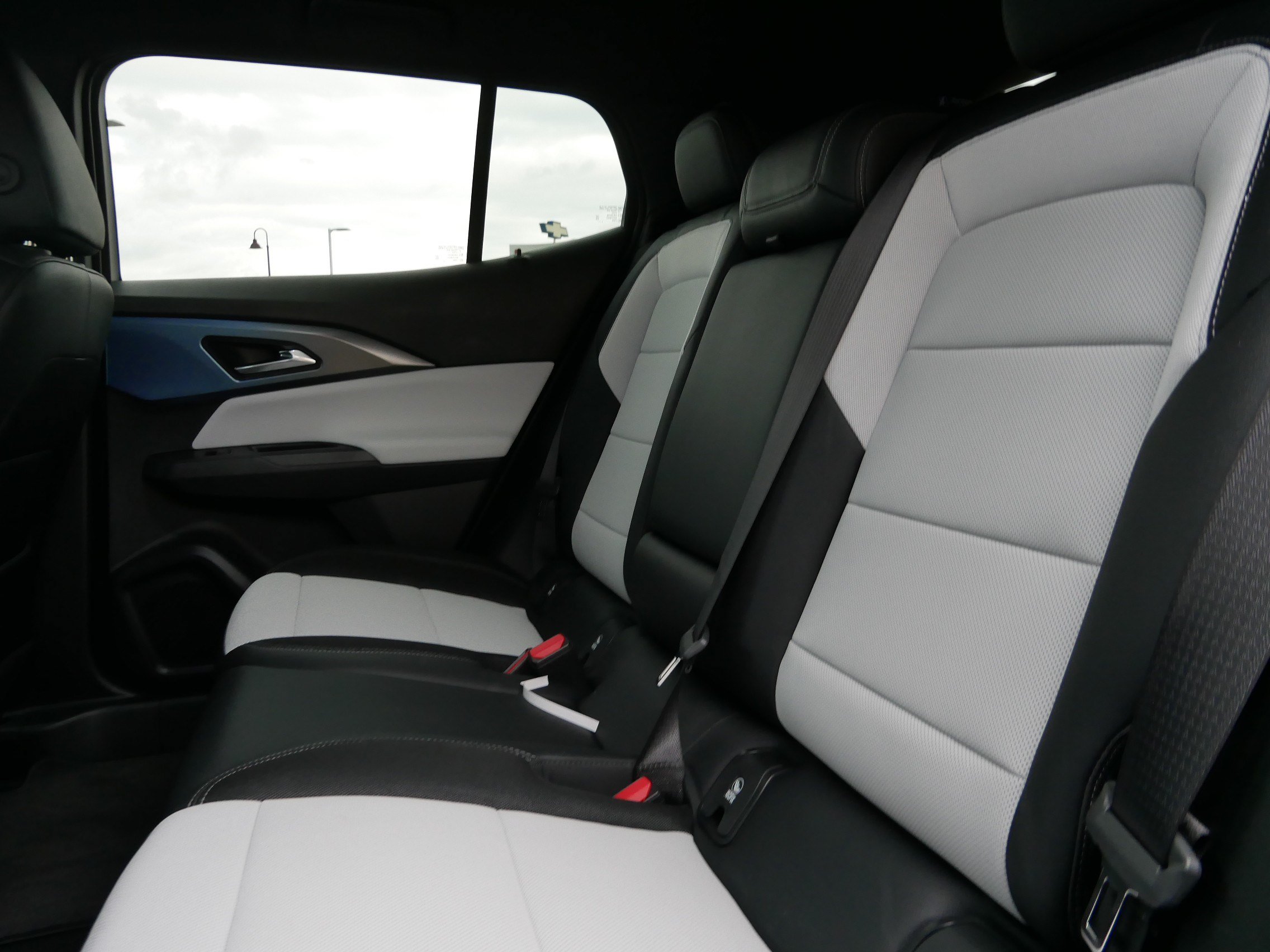 New 2026 Chevrolet Equinox EV LT w/ Convenience Package II FWD image 5