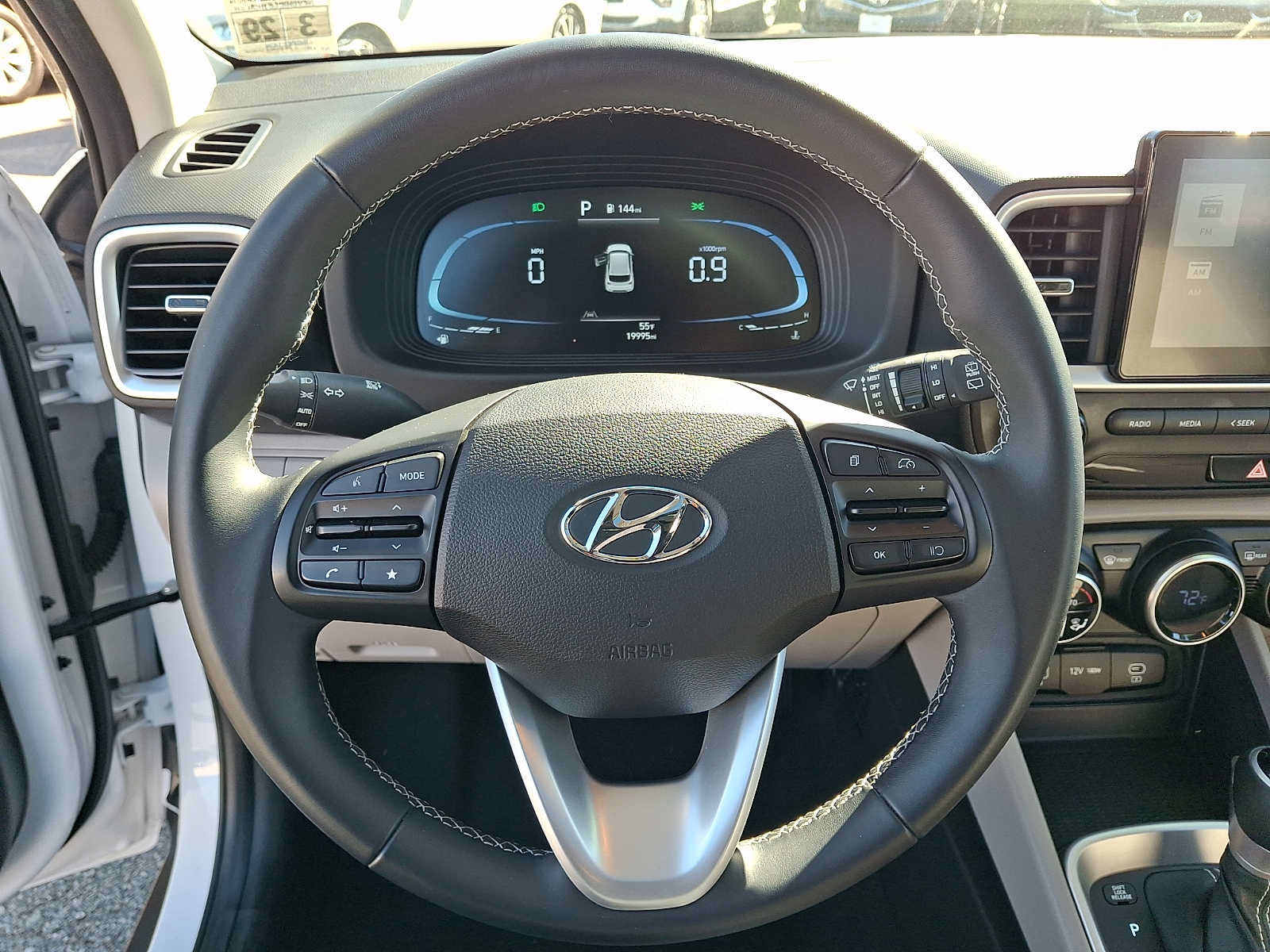Used 2024 Hyundai Venue SEL FWD image 21