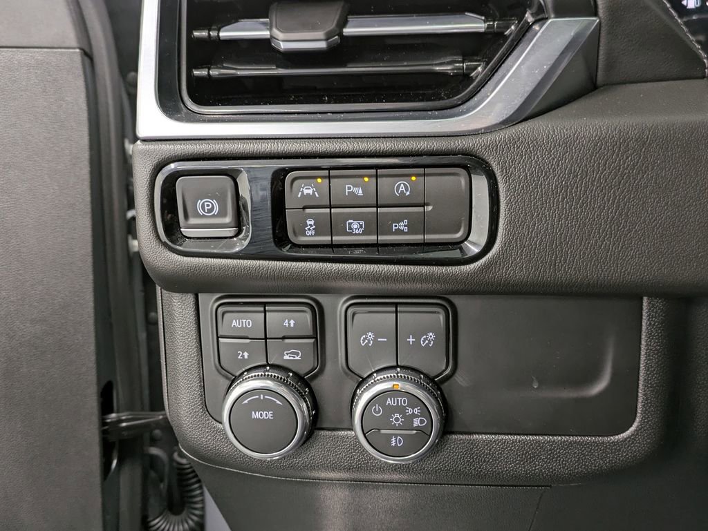 Used 2026 GMC Yukon Denali w/ Sun & Power Step Package AWD/4WD image 20