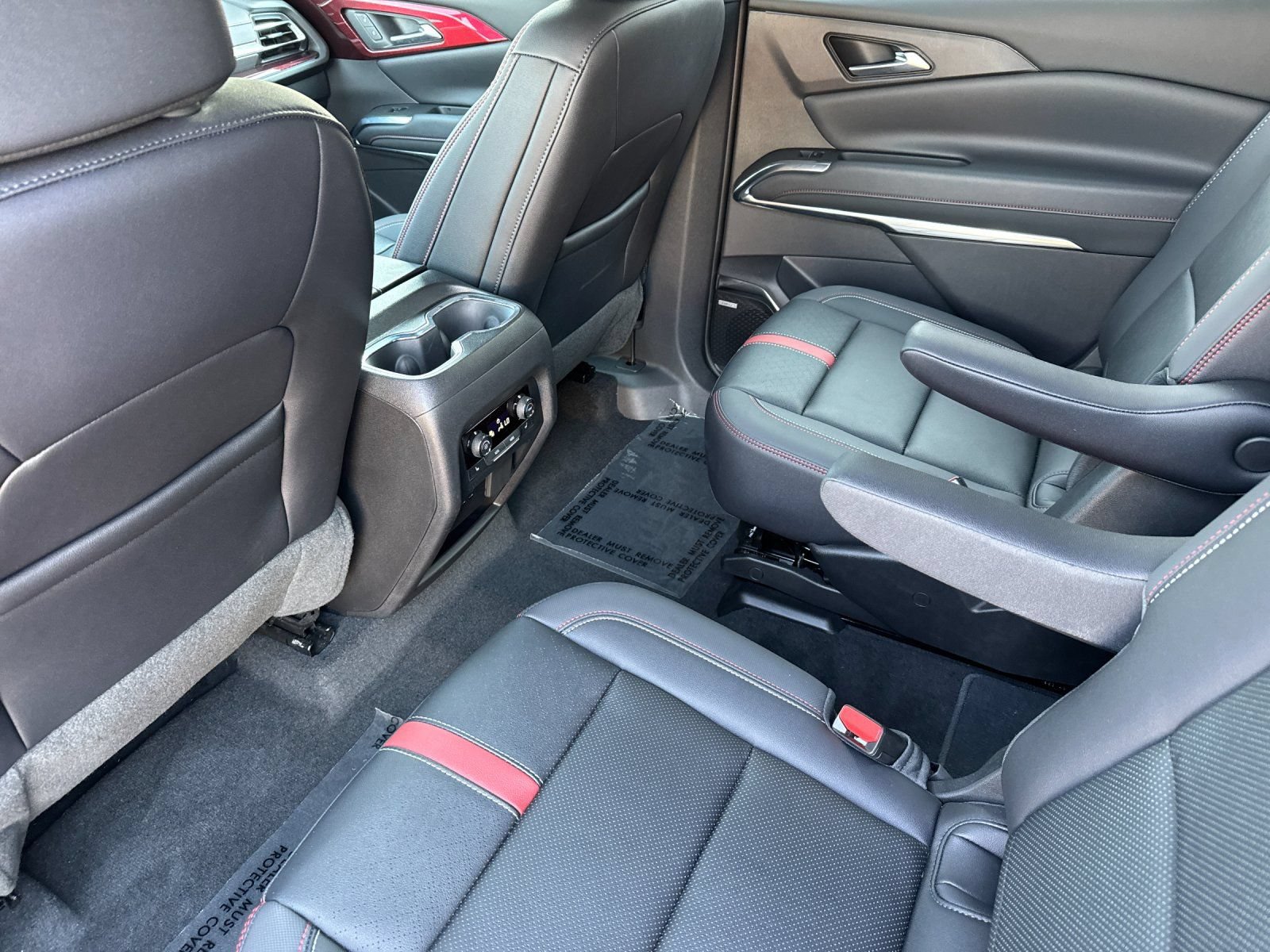 Used 2025 Chevrolet Traverse RS AWD/4WD image 11