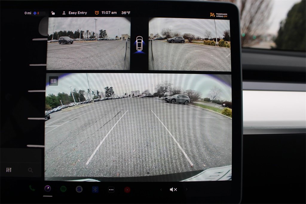 Used 2025 Tesla Model Y Long Range image 14