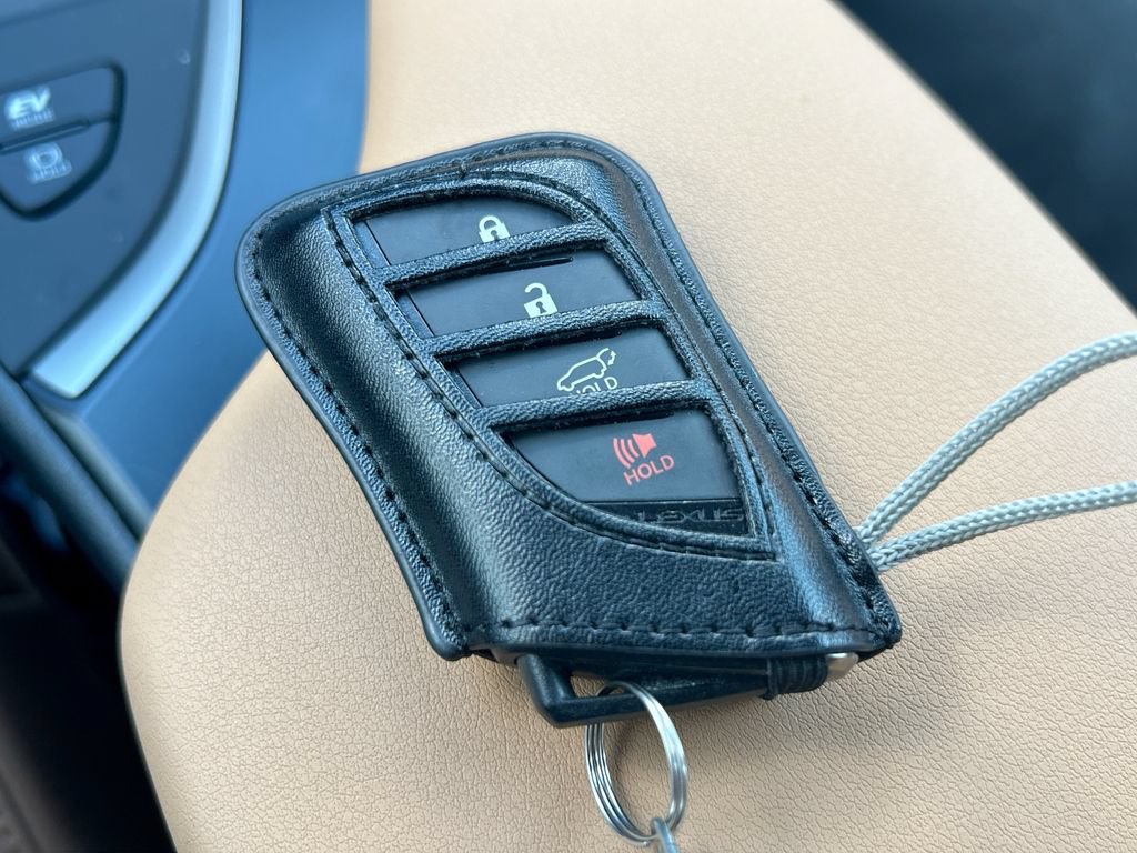 Used 2024 Lexus UX 250h FWD w/ Premium Package image 31