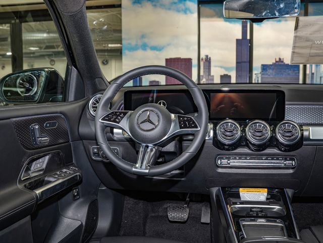 Used 2026 Mercedes-Benz GLB 250 4MATIC image 16