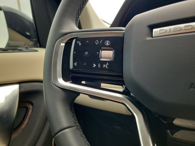 Used 2025 Land Rover Discovery Sport S image 24
