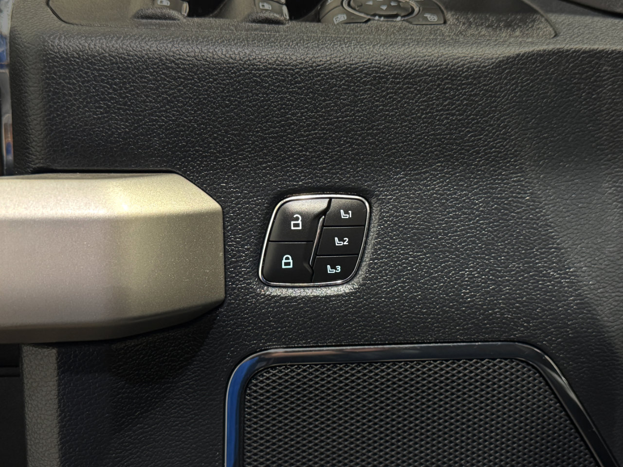 Used 2022 Ford F250 Lariat w/ Lariat Value Package image 32