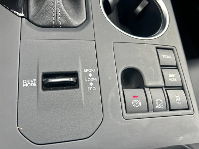 Used 2026 Toyota Highlander XLE AWD/4WD image 35
