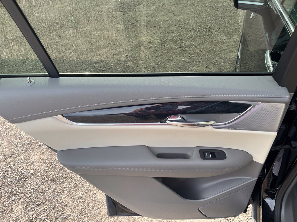 Used 2025 Cadillac XT6 Premium Luxury w/ LPO, Floor Liner Package AWD/4WD image 30