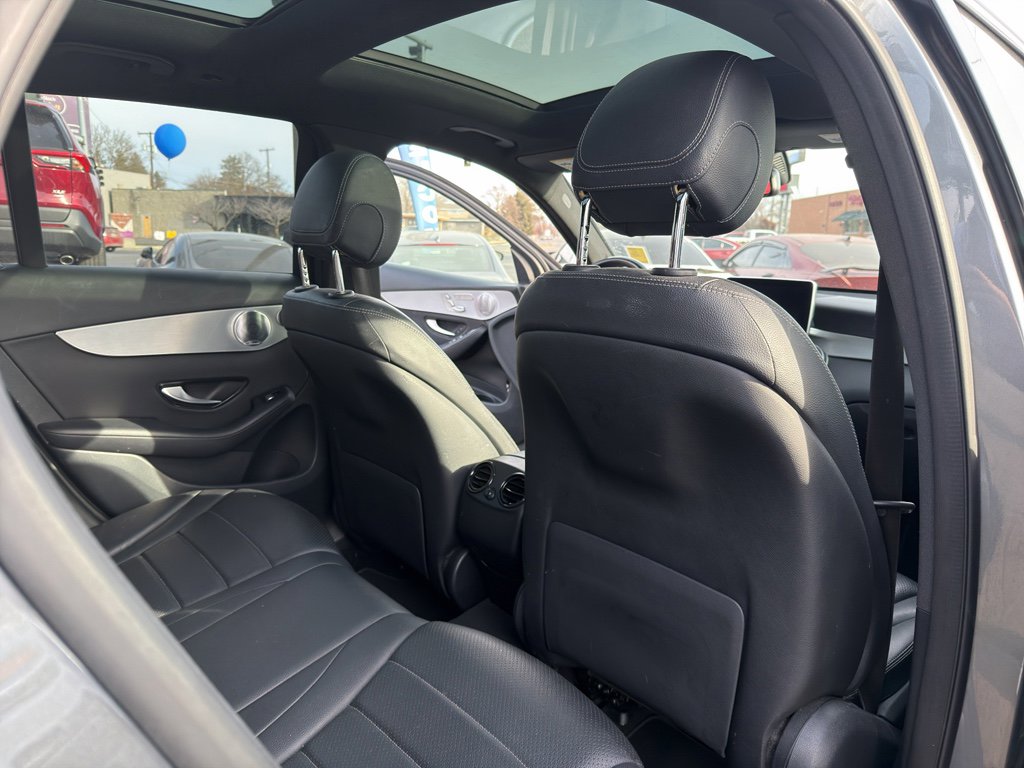 Used 2019 Mercedes-Benz GLC 350e 4MATIC image 15