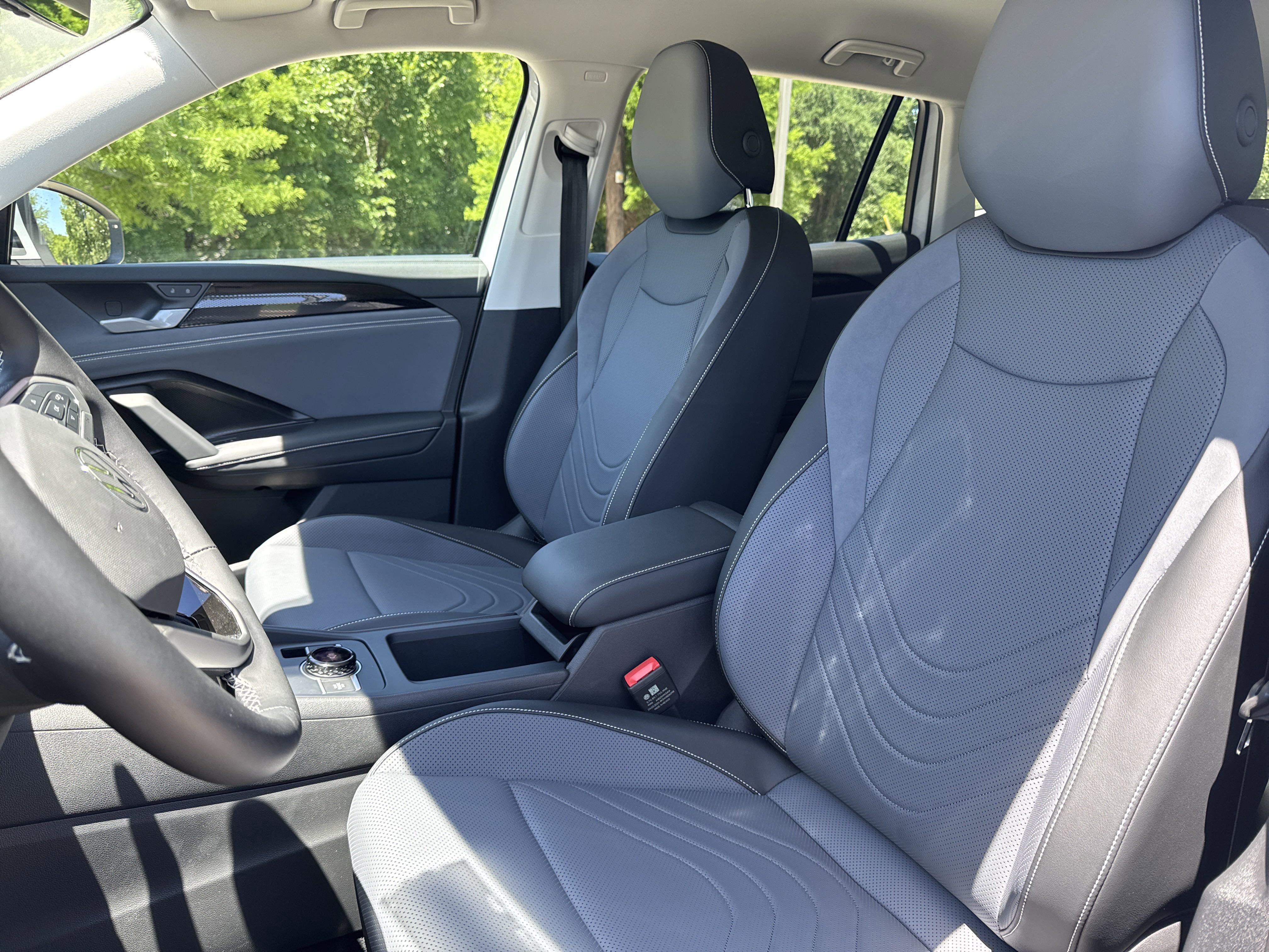 Certified 2026 Volkswagen Tiguan SE FWD image 38