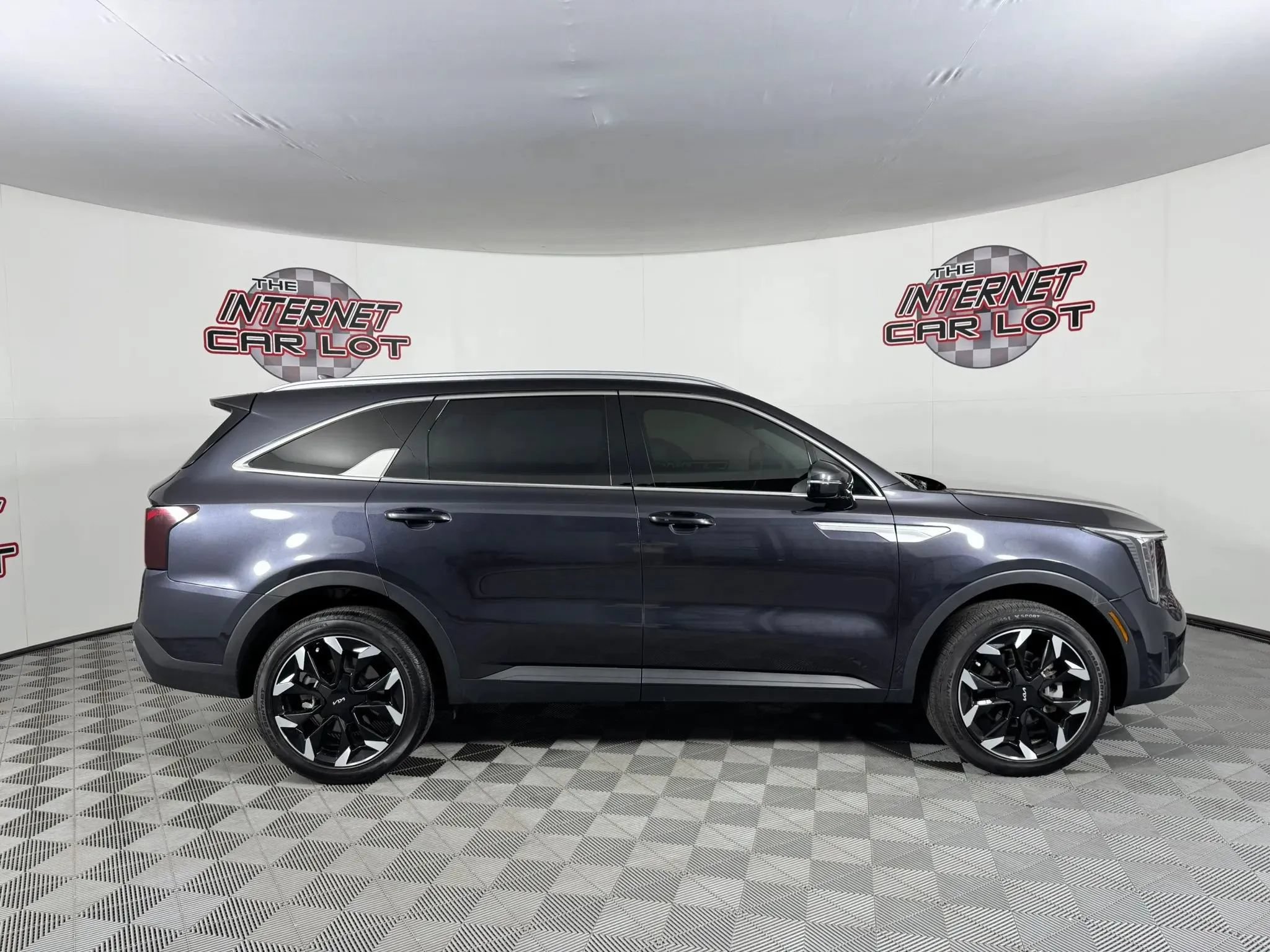 Used 2025 Kia Sorento EX AWD/4WD image 8