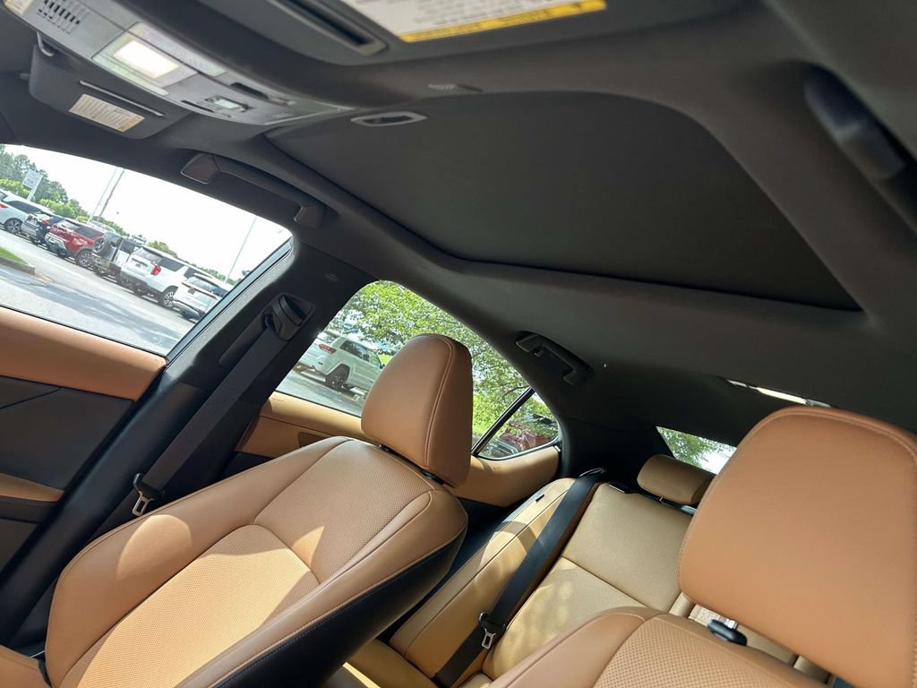 Used 2025 Lexus IS 300 w/ Comfort Package RWD image 13