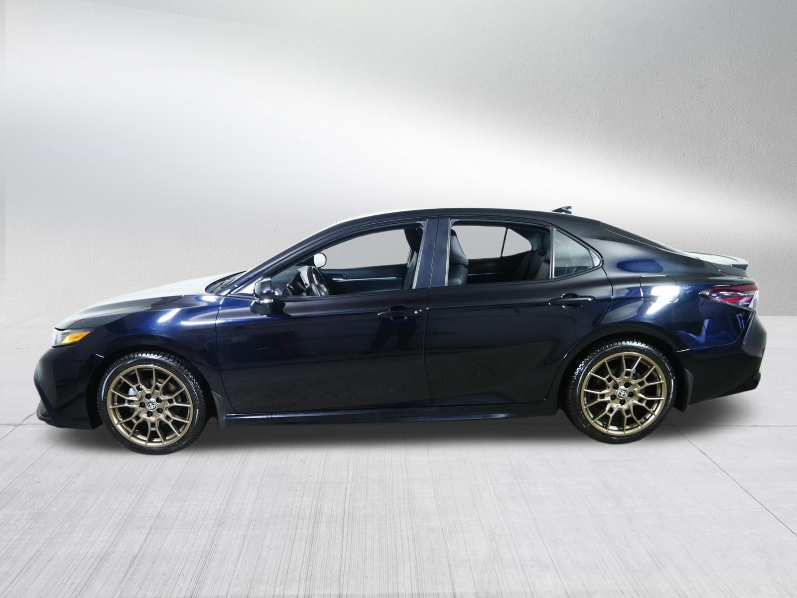 Used 2023 Toyota Camry SE w/ Convenience Package AWD/4WD image 4