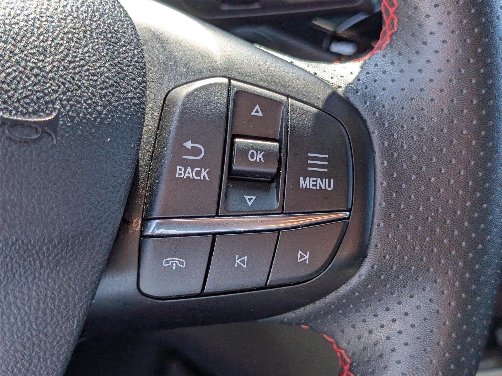 Used 2025 Ford Escape ST-Line Select AWD/4WD image 23