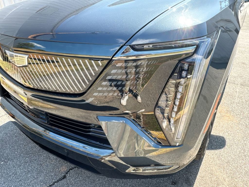 Used 2025 Cadillac Escalade IQ Sport 2 w/ LPO, ONYX Package image 10