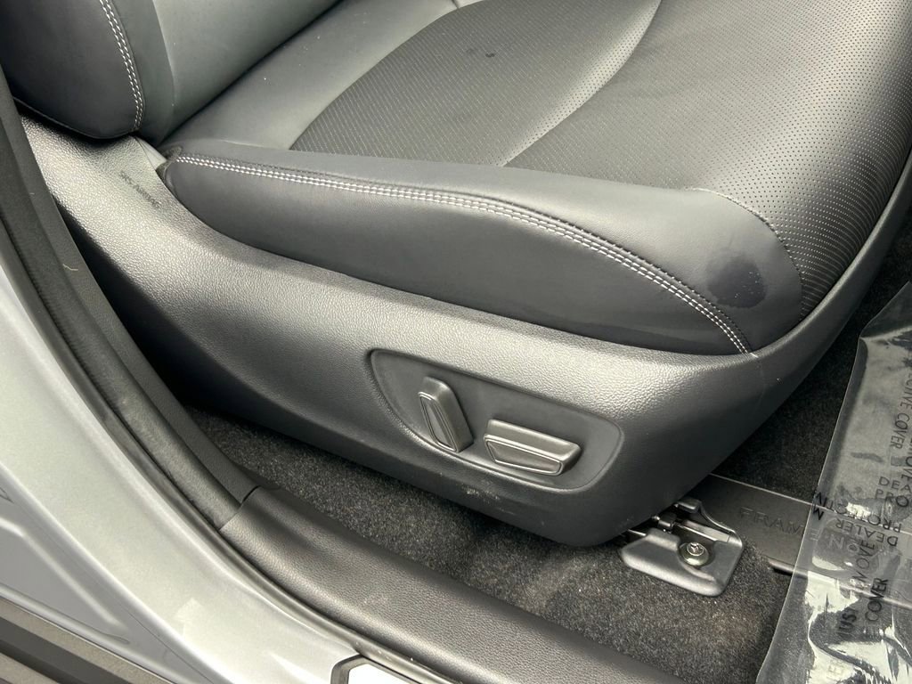 Used 2025 Toyota RAV4 Limited image 53