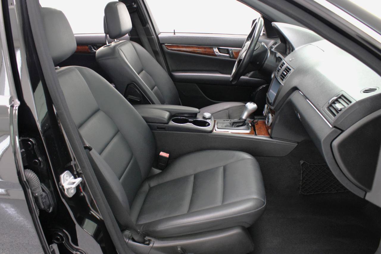 Used 2011 Mercedes-Benz C 300 Sedan image 43