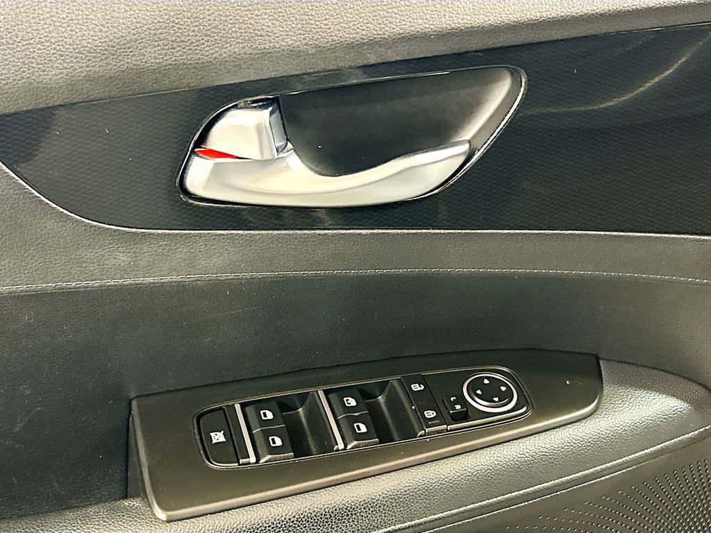 Used 2023 Kia Forte GT-Line w/ GT-Line Technology Package FWD image 16