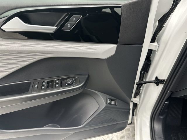 Used 2023 Volkswagen Taos S image 13