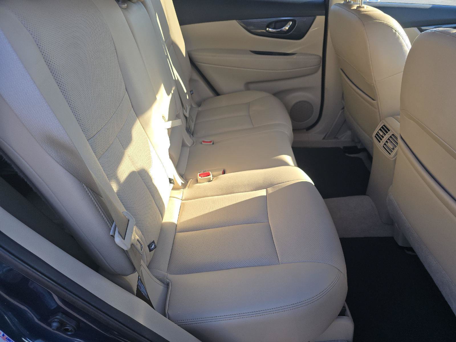 Used 2015 Nissan Rogue SL AWD/4WD image 17