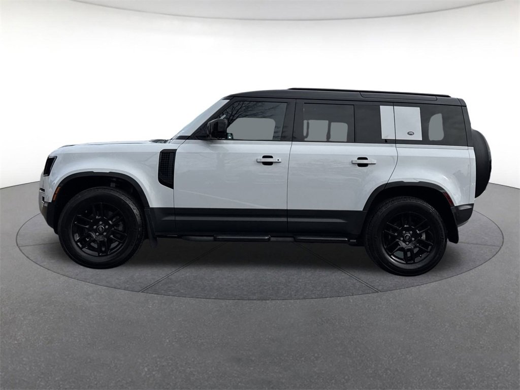 Used 2023 Land Rover Defender 110 S image 2