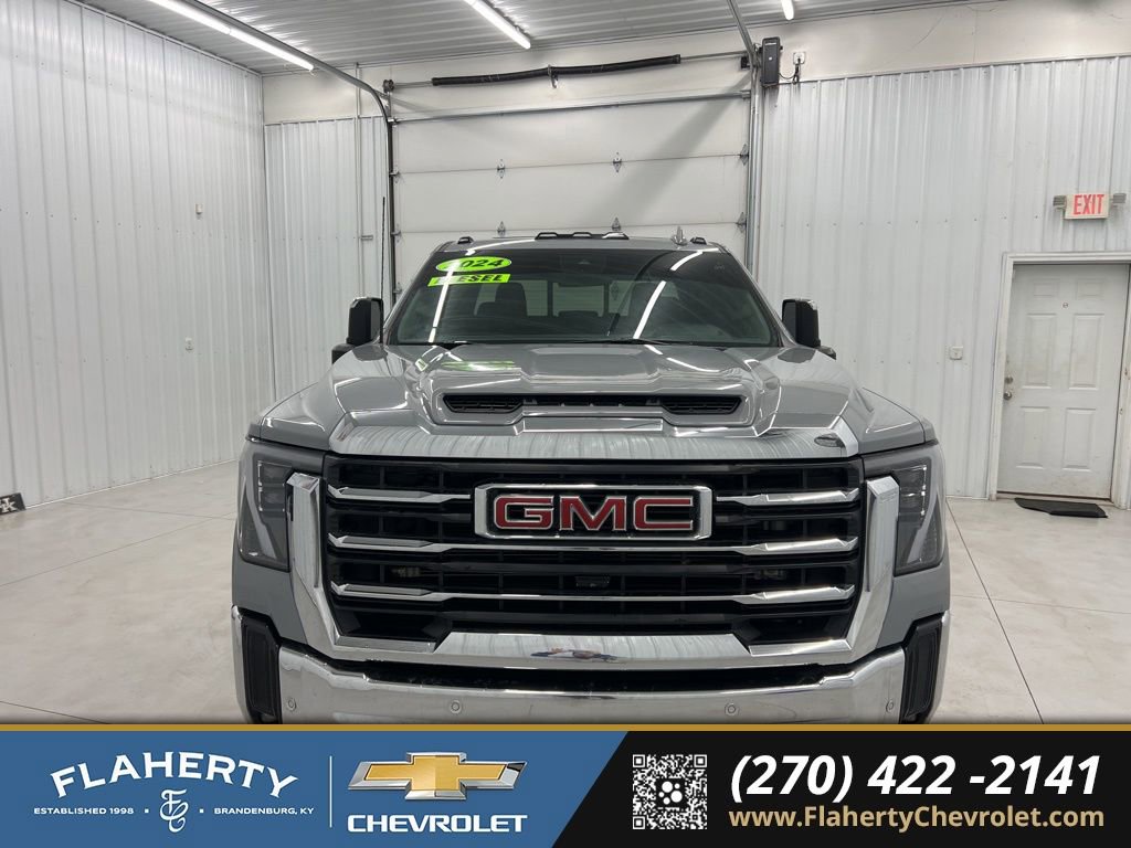 Used 2024 GMC Sierra 2500 SLT w/ SLT Premium Package image 7