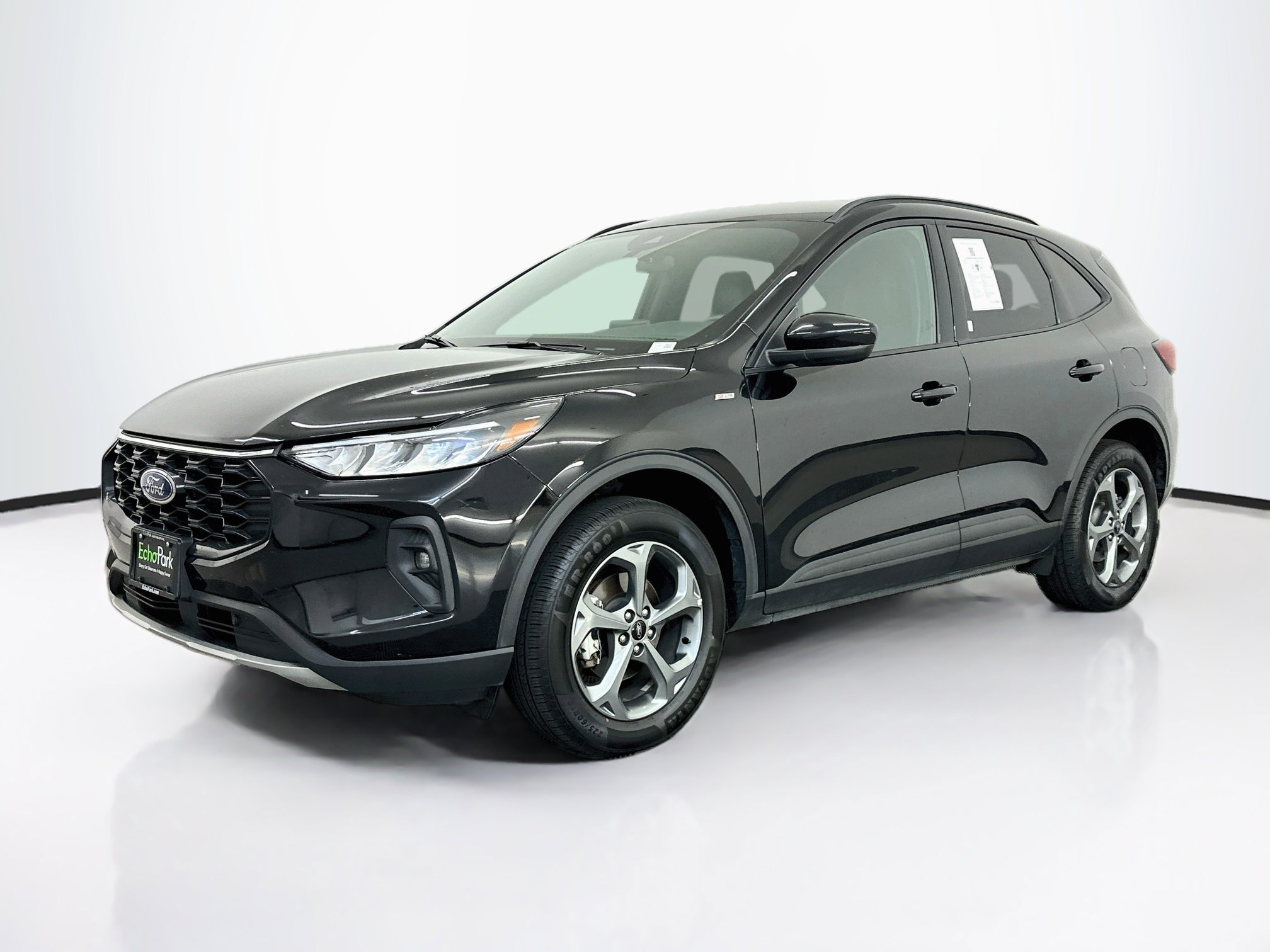 Used 2025 Ford Escape ST-Line Select AWD/4WD image 3