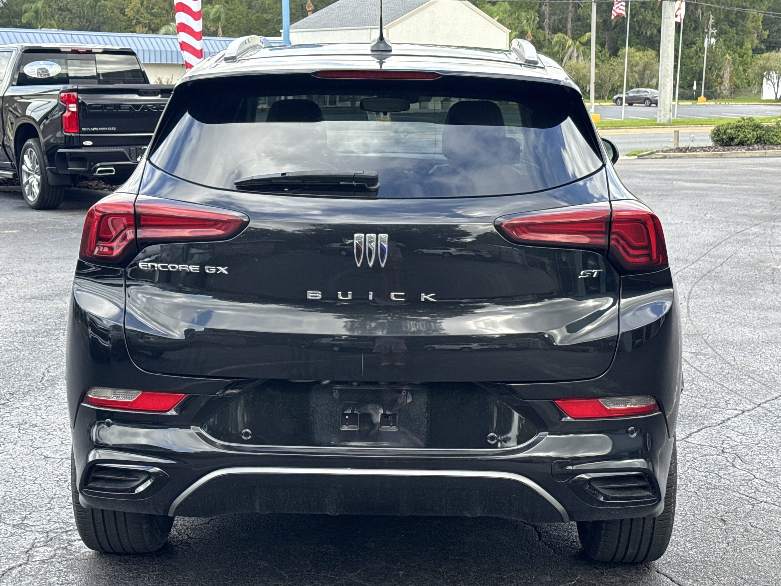 Used 2024 Buick Encore GX Sport Touring w/ Advanced Technology Package FWD image 6