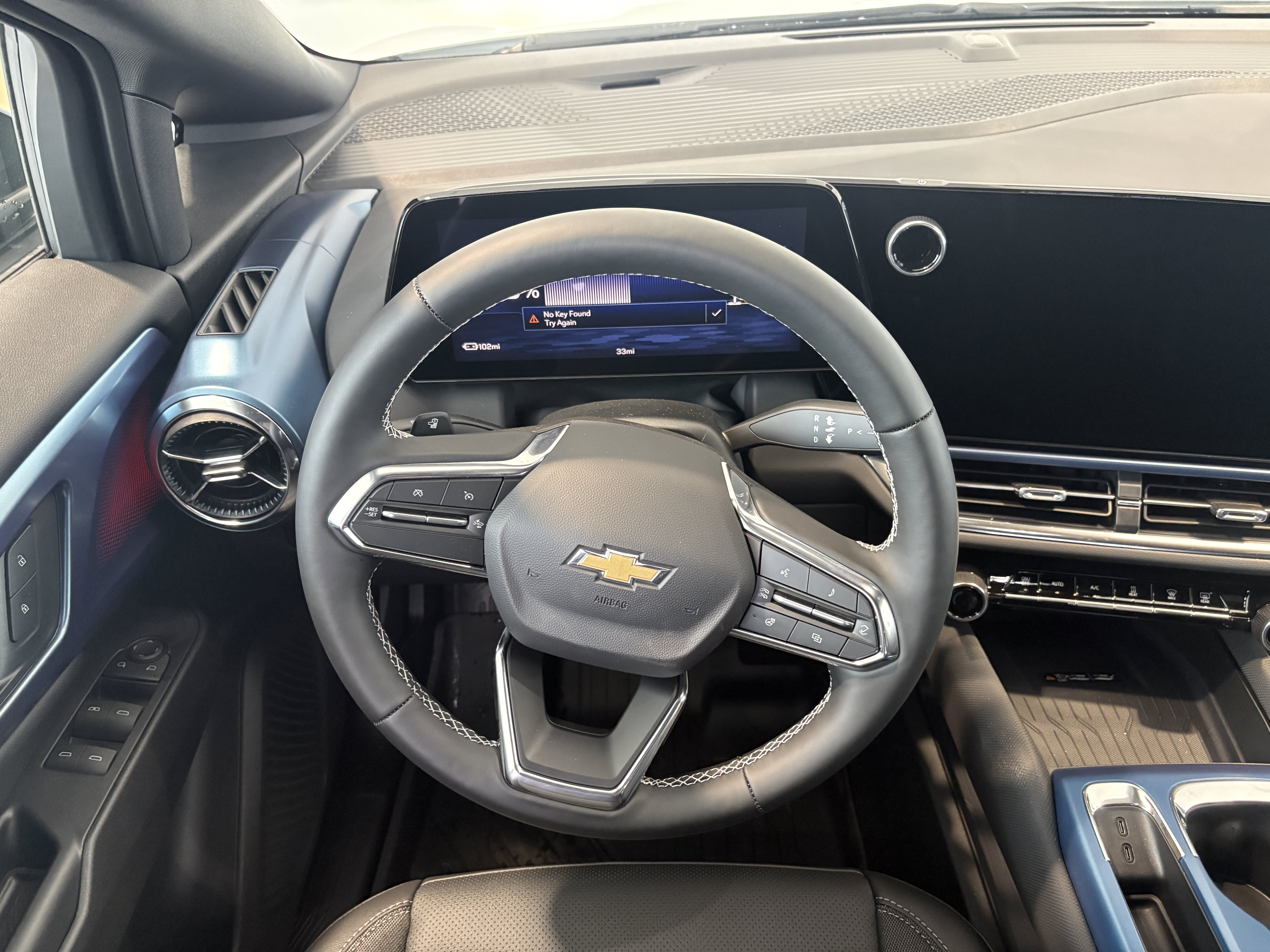 New 2026 Chevrolet Equinox EV LT w/ LPO, Blackout Package AWD/4WD image 14