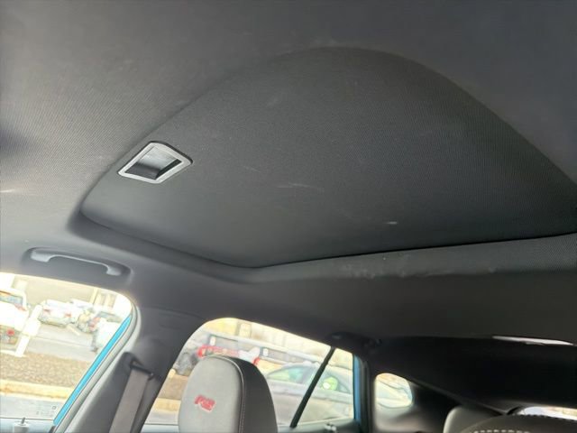 Used 2025 Chevrolet Trax RS w/ Sunroof Package image 12