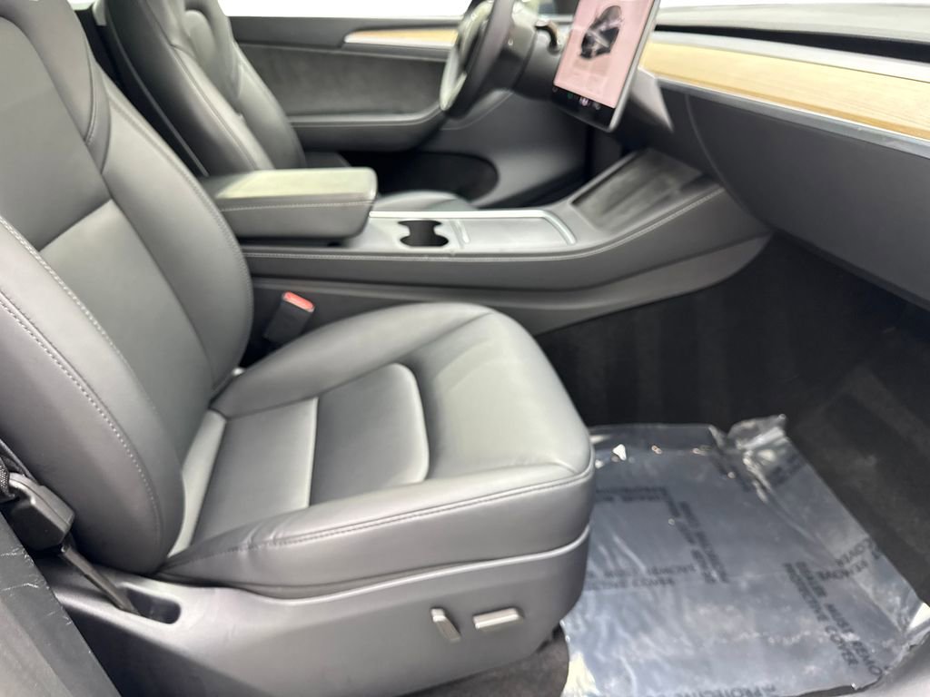 Used 2024 Tesla Model Y Long Range image 44