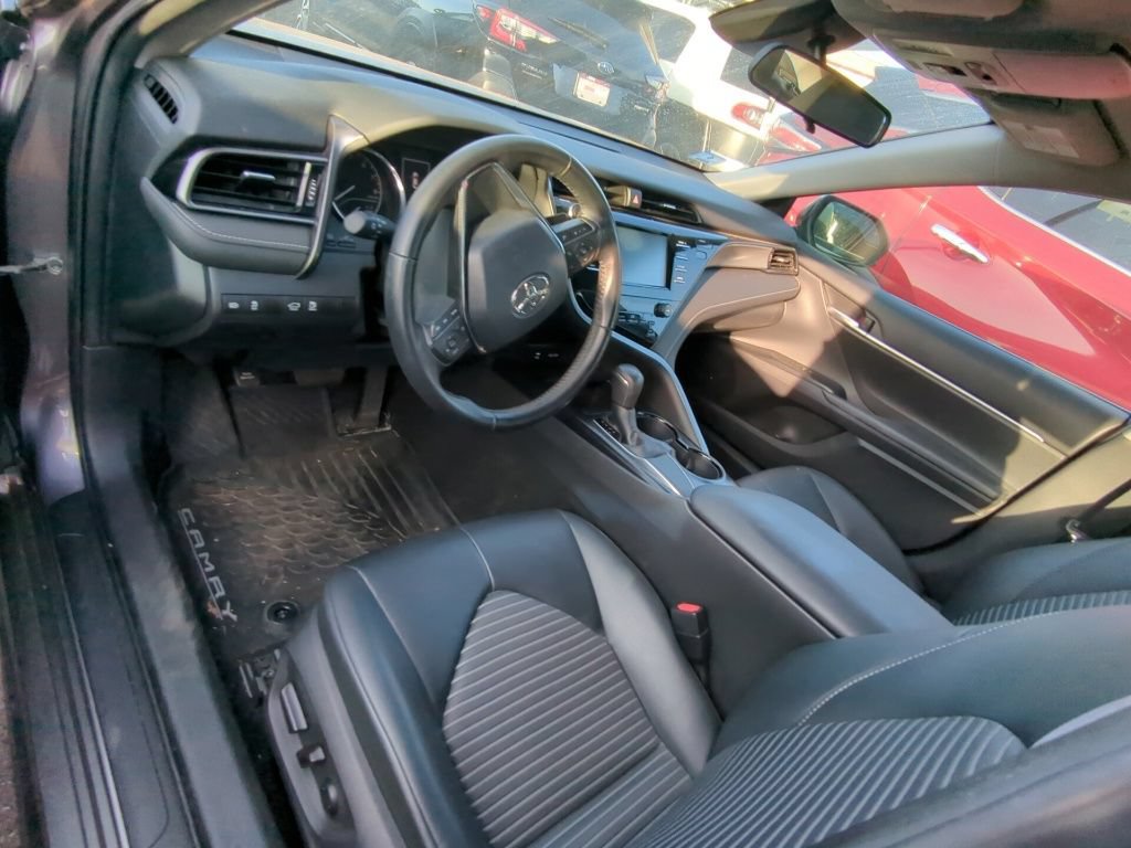 Used 2019 Toyota Camry SE FWD image 7
