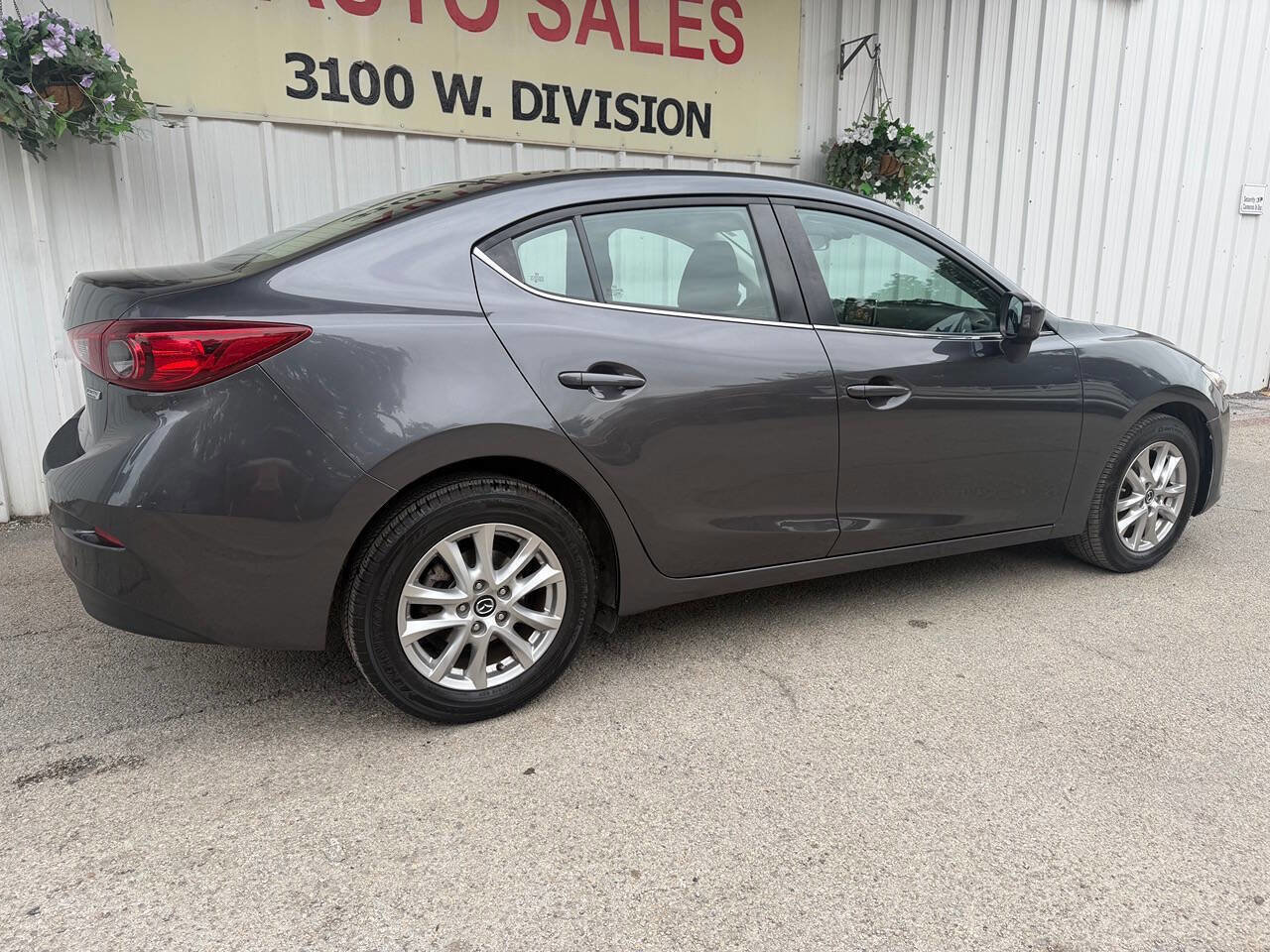 Used 2016 MAZDA MAZDA3 i Sport w/ Preferred Equipment Package FWD image 3