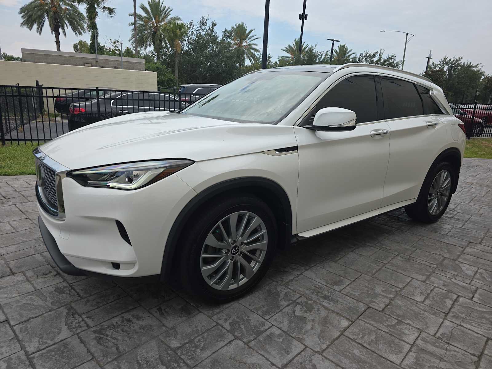 Used 2023 INFINITI QX50 Luxe FWD image 7