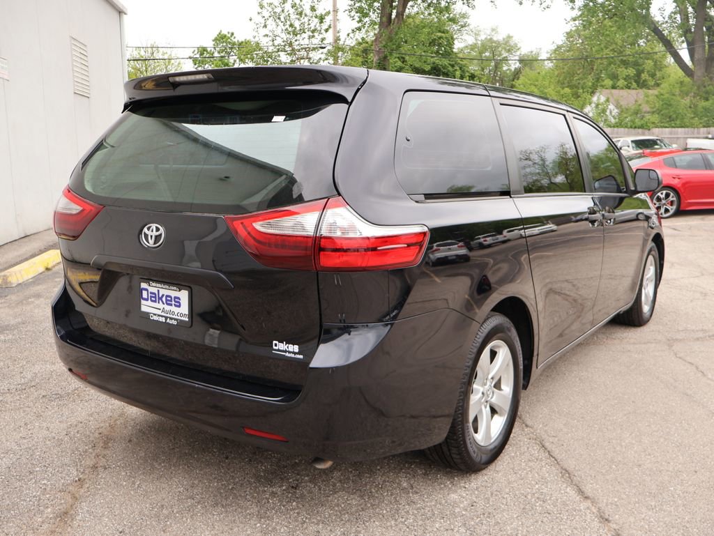 Used 2017 Toyota Sienna L FWD image 8