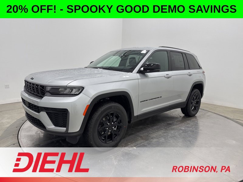 New 2026 Jeep Grand Cherokee Altitude AWD/4WD image 3