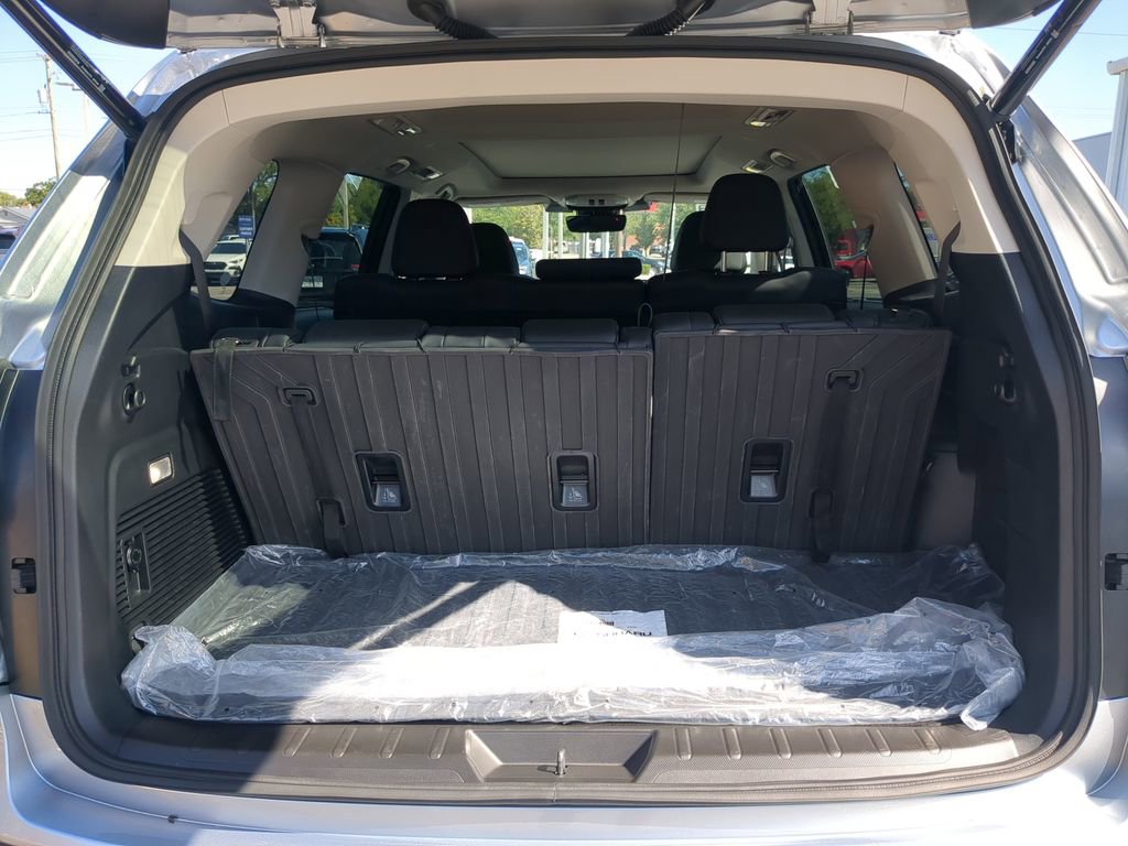 Certified 2025 Subaru Ascent Limited AWD/4WD image 9