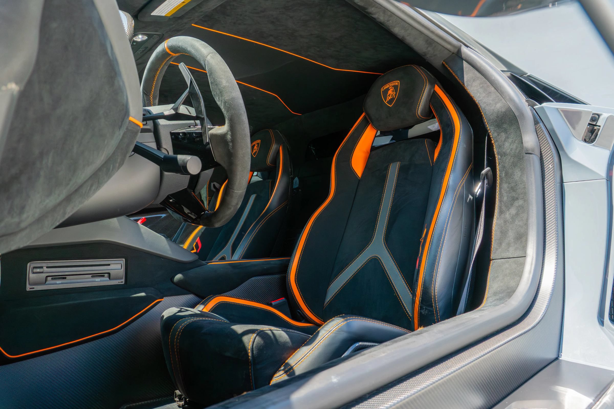 Used 2019 Lamborghini Aventador SVJ AWD/4WD image 12