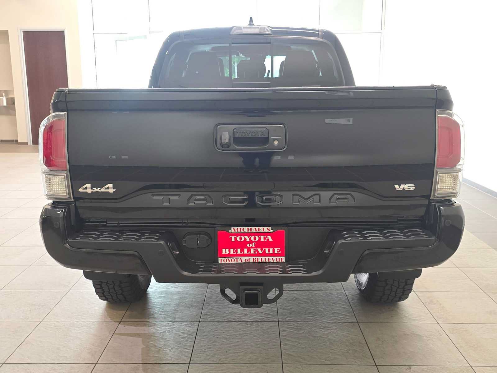 Used 2020 Toyota Tacoma TRD Off-Road w/ TRD Premium Off Road Package AWD/4WD image 5