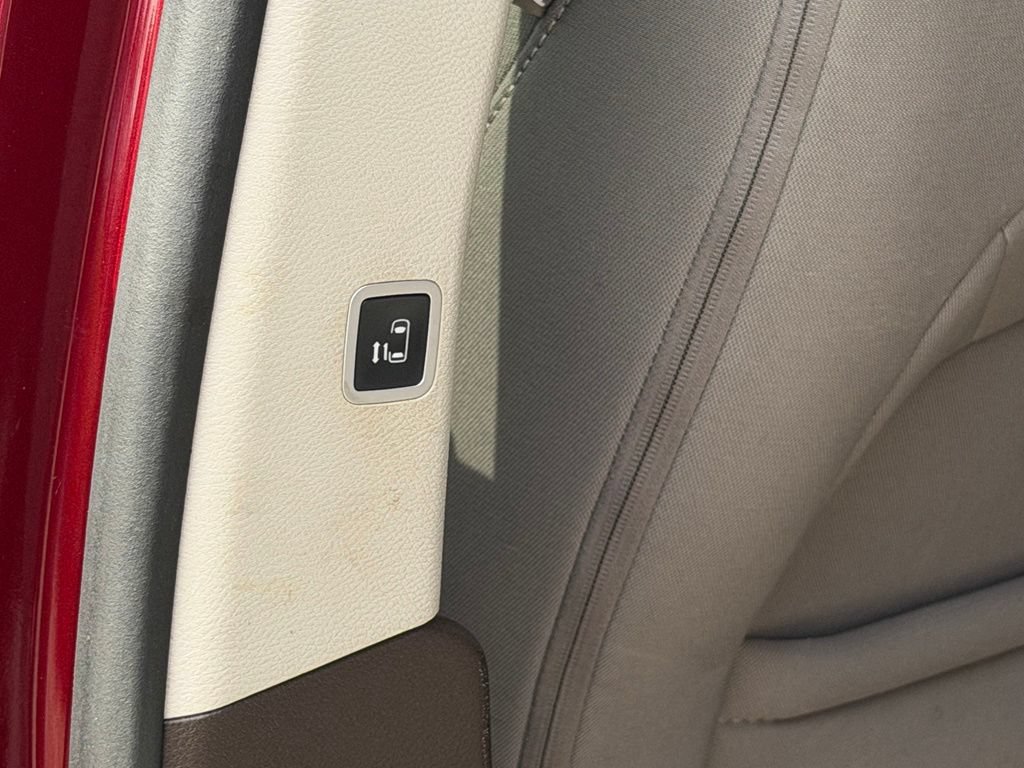 Used 2017 Chrysler Pacifica Touring FWD image 30