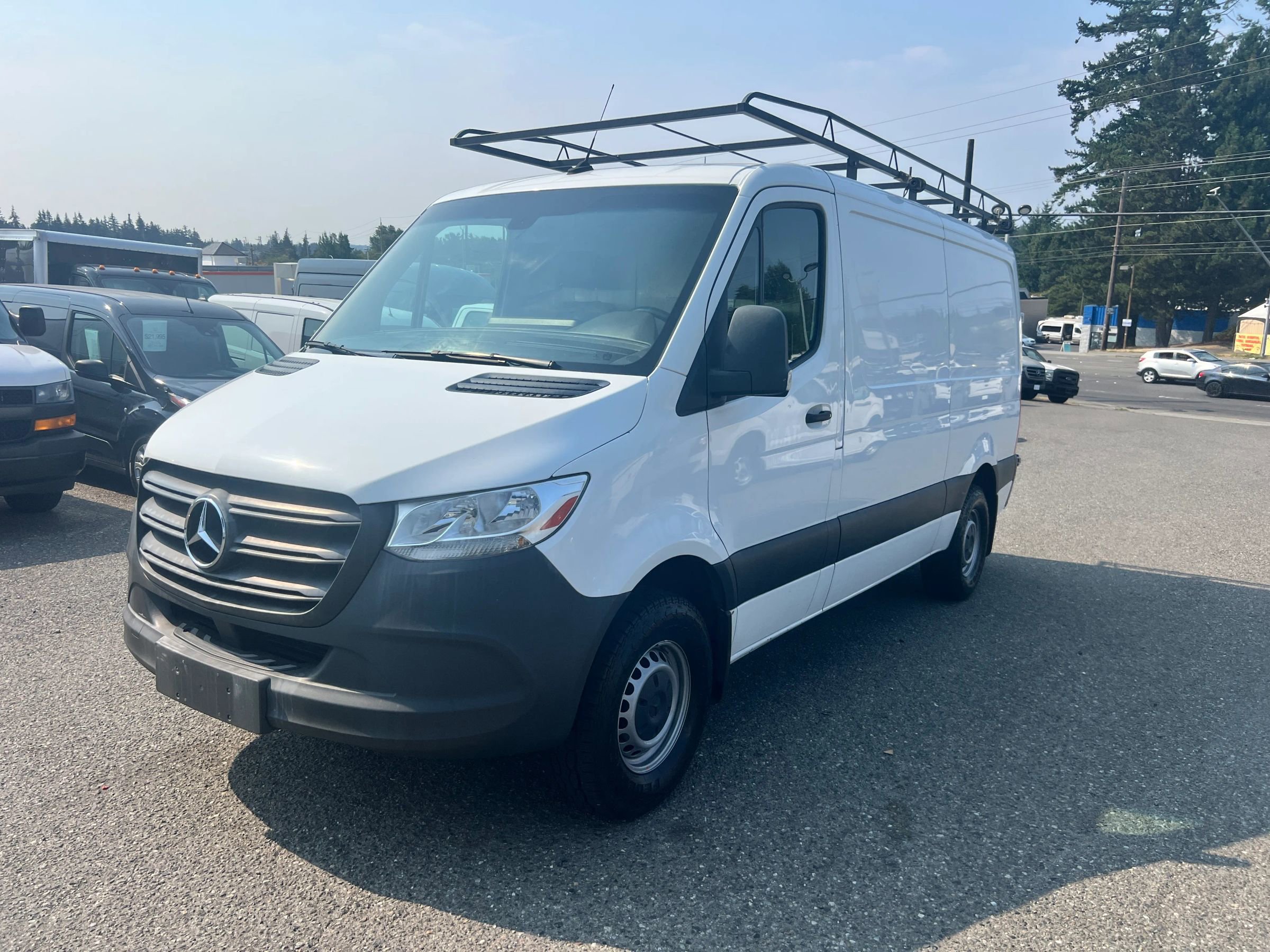 Used 2019 Mercedes-Benz Sprinter 144 Cargo image 1