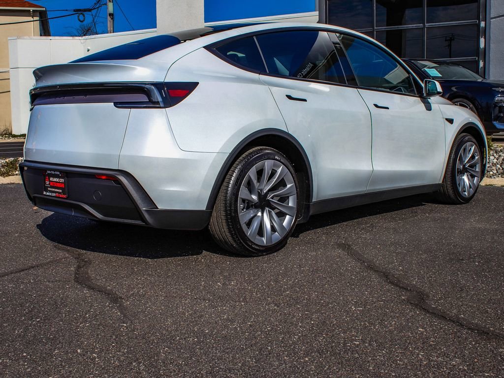 Used 2026 Tesla Model Y Long Range image 6