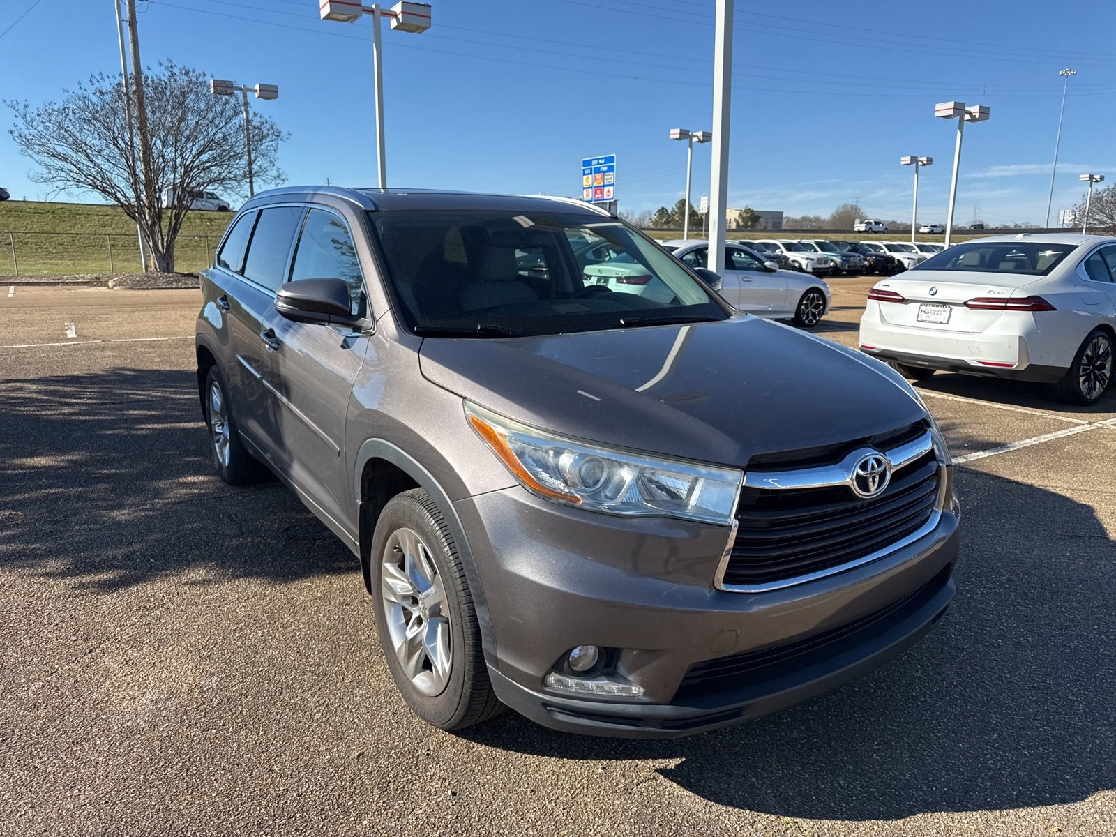Used 2014 Toyota Highlander Limited image 3