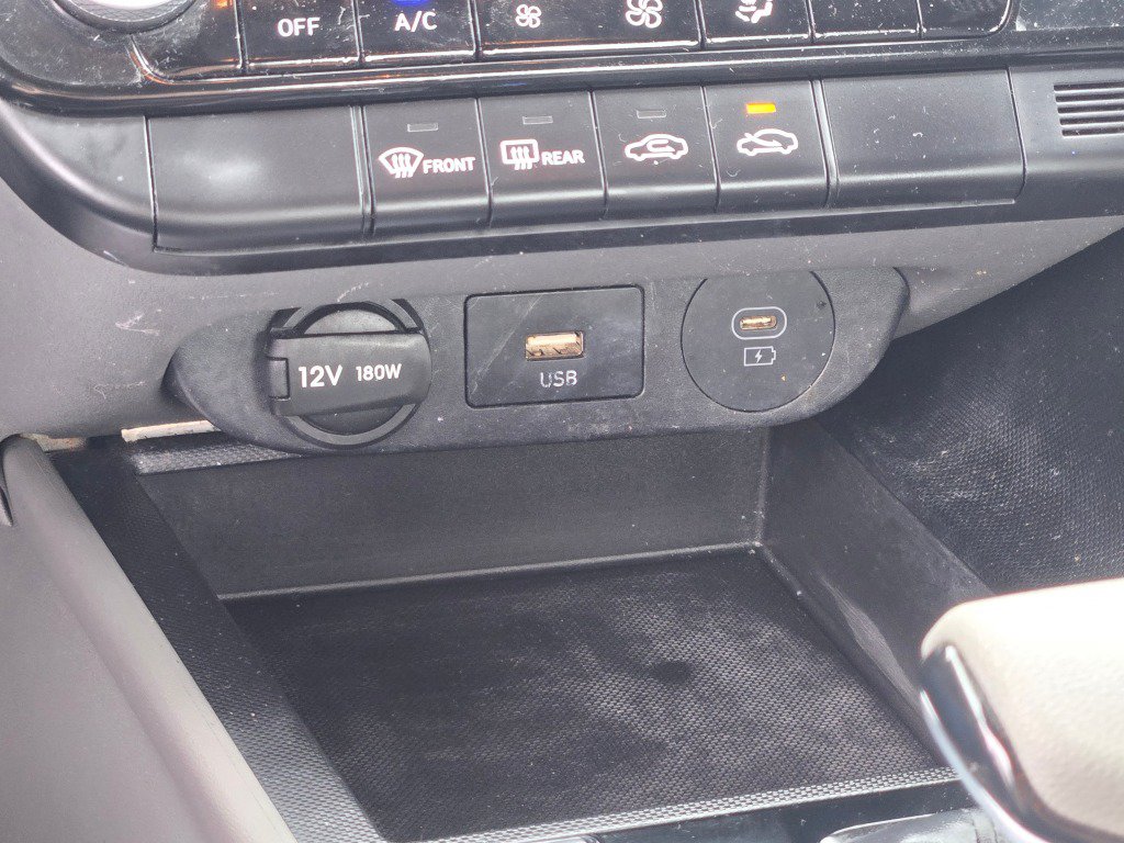 Used 2024 Hyundai Elantra SEL FWD image 26