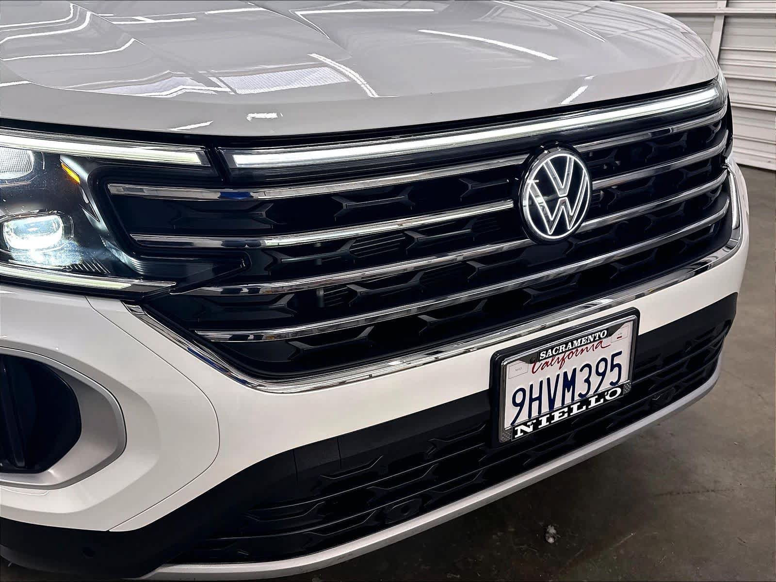 Used 2024 Volkswagen Atlas SE w/ Panoramic Sunroof Package AWD/4WD image 35