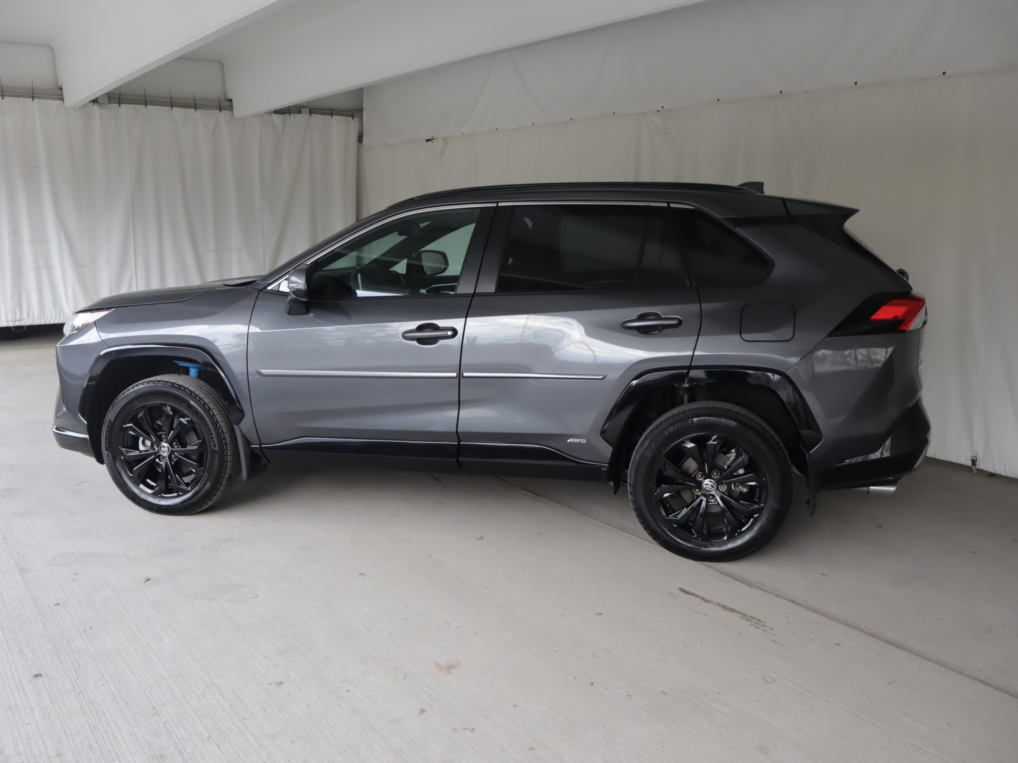 Used 2024 Toyota RAV4 SE w/ Weather Package AWD/4WD image 22