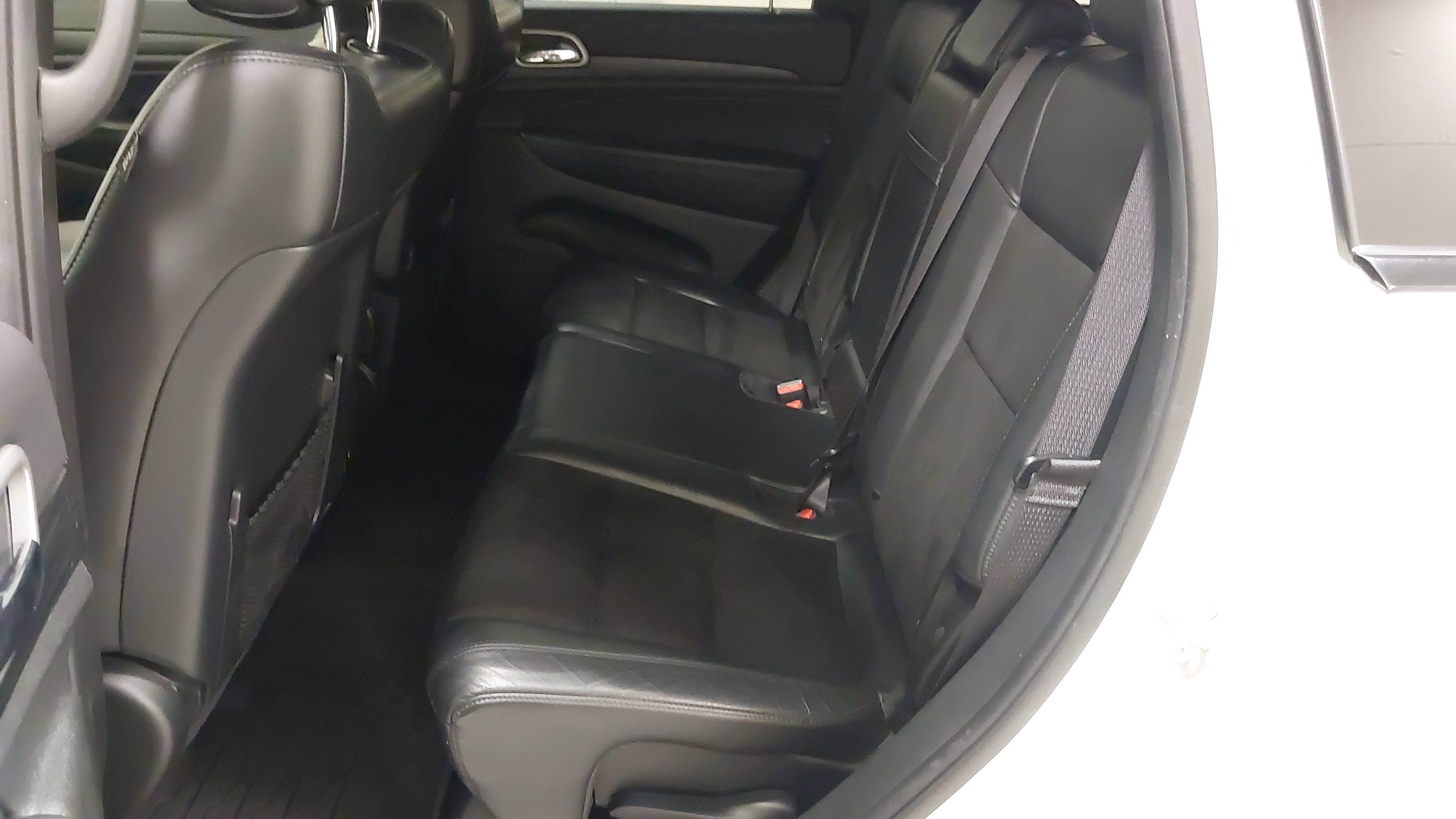 Used 2021 Jeep Grand Cherokee Laredo X AWD/4WD image 37
