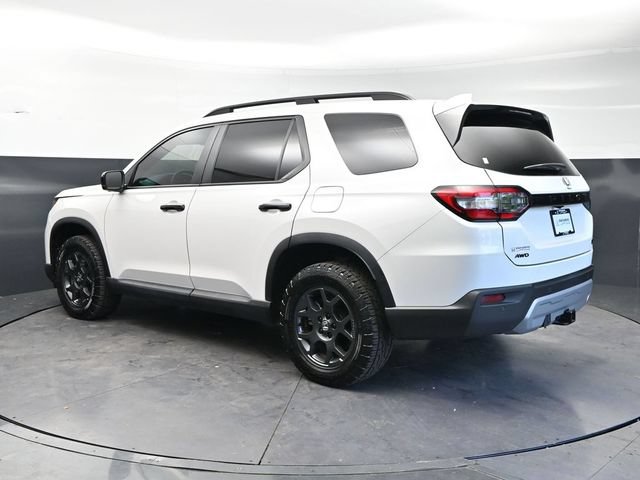 Used 2025 Honda Pilot TrailSport image 7