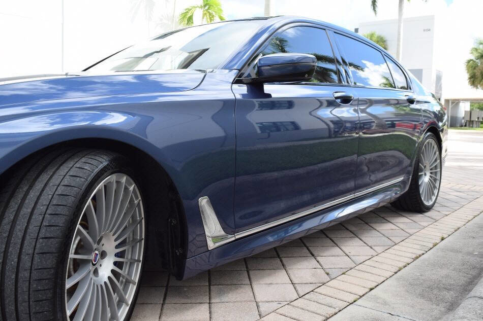 Used 2017 BMW ALPINA B7 xDrive AWD/4WD image 17