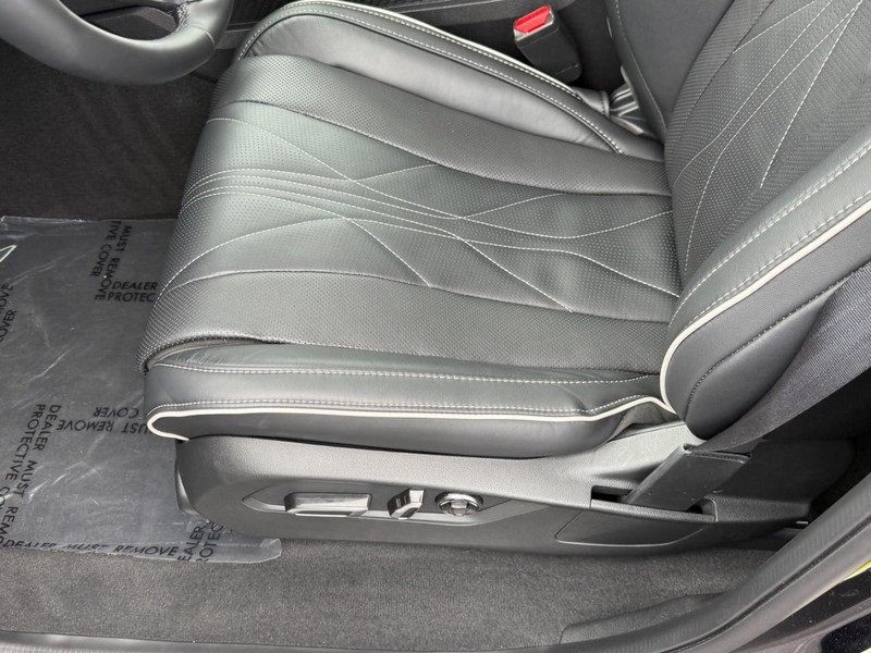 Used 2025 Acura MDX w/ Advance Package image 16